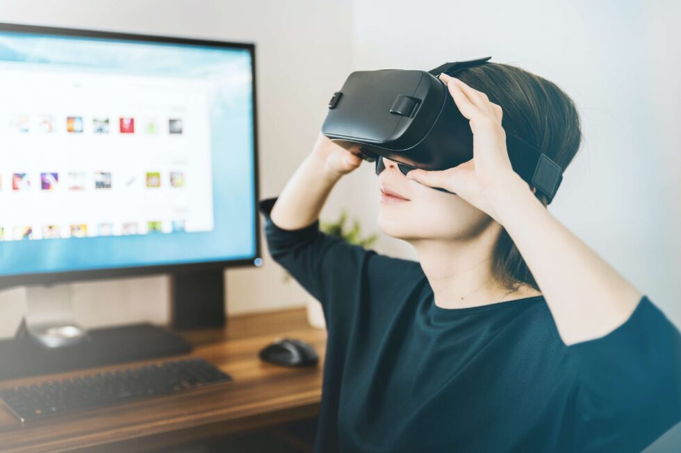 Pros & Cons of Cutting Edge Technology