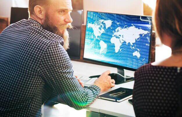 Offshore vs Nearshore IT Outsourcing: Pros and Cons